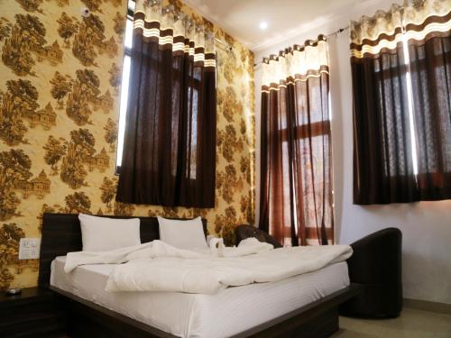 Hotel Shaktideep & Restaurant 