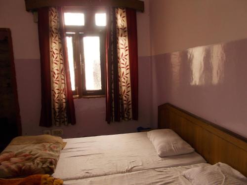 Economical Rooms Near Triveni Ghat 