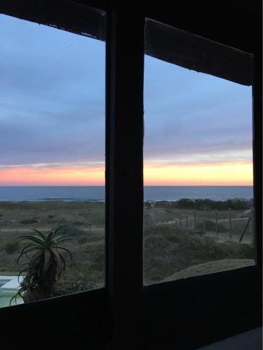 Casa Con Piscina Frente Al Mar 