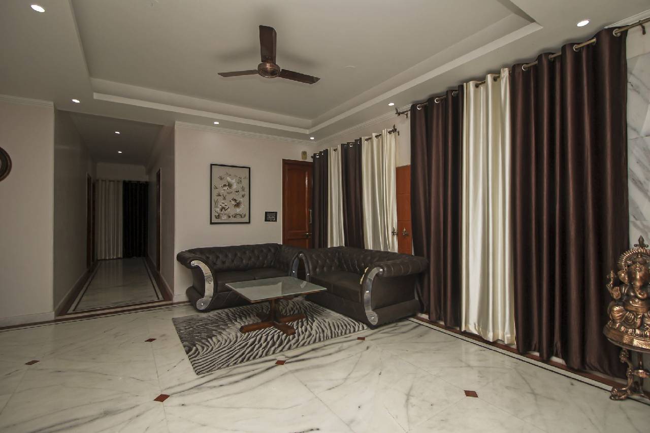 Oyo 8430 Absin Hospitality 