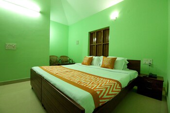 Oyo 8839 Near Vadackal Beach Road Guestroom