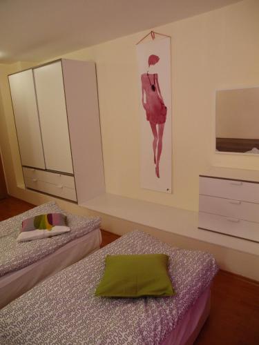 Marty's Downtown Apartment 