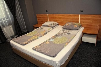 Hotel Restaurant Chairite (هتل رستاورانت چیریت) Guestroom