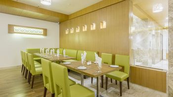 Sai International Hotel Dining