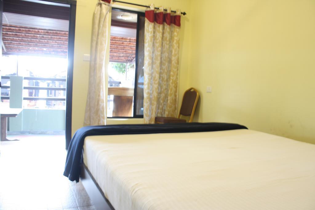 Oyo 14342 Happy Rooms 