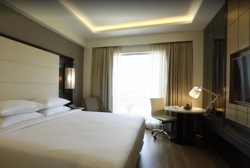 Courtyard By Marriott Surat Room