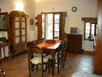 Casale Il Colombaio Di Toiano In-Room Dining