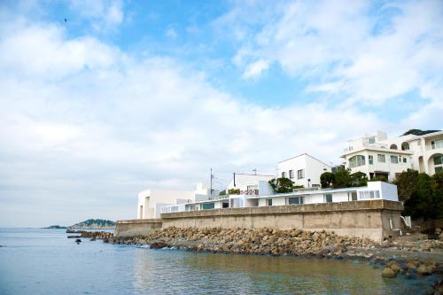 Hayama Funny House 