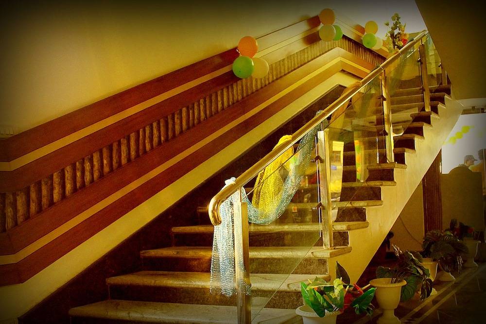 Hotel Simna International Staircase