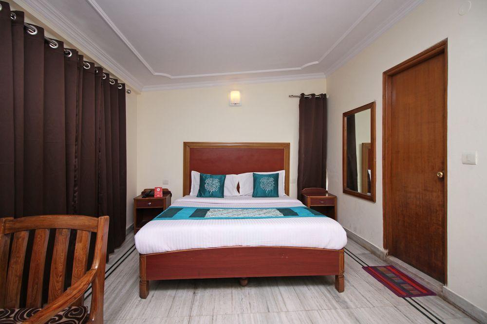 Oyo Rooms 090 Mall Road Doon View 