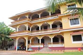 Oyo 9860 Home 1 Bhk Bardez North Goa Hotel Front