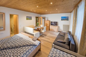 Alpenappartements Guestroom