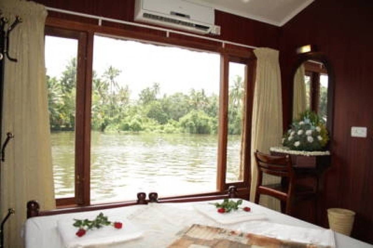 Guesthouser 3 Bhk Houseboat 9f4e 