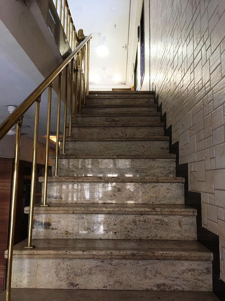 Hotel Adarsh Mahal 