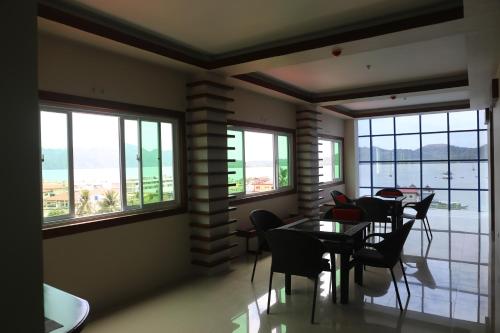 Coron Express Hostel 