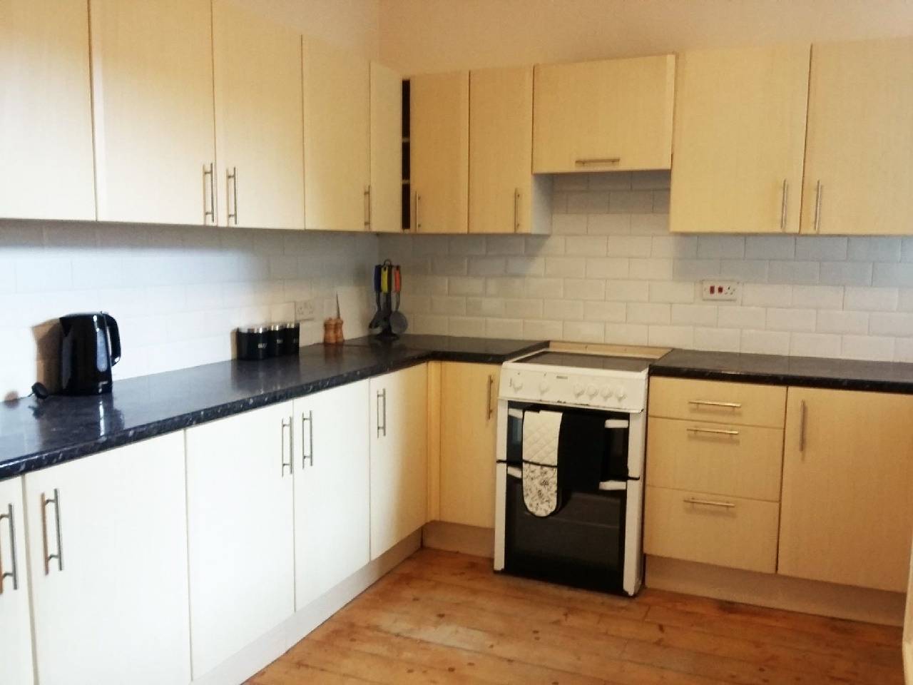 Large 3 Bed West End Apartment 