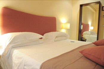Hotel Casali Guestroom