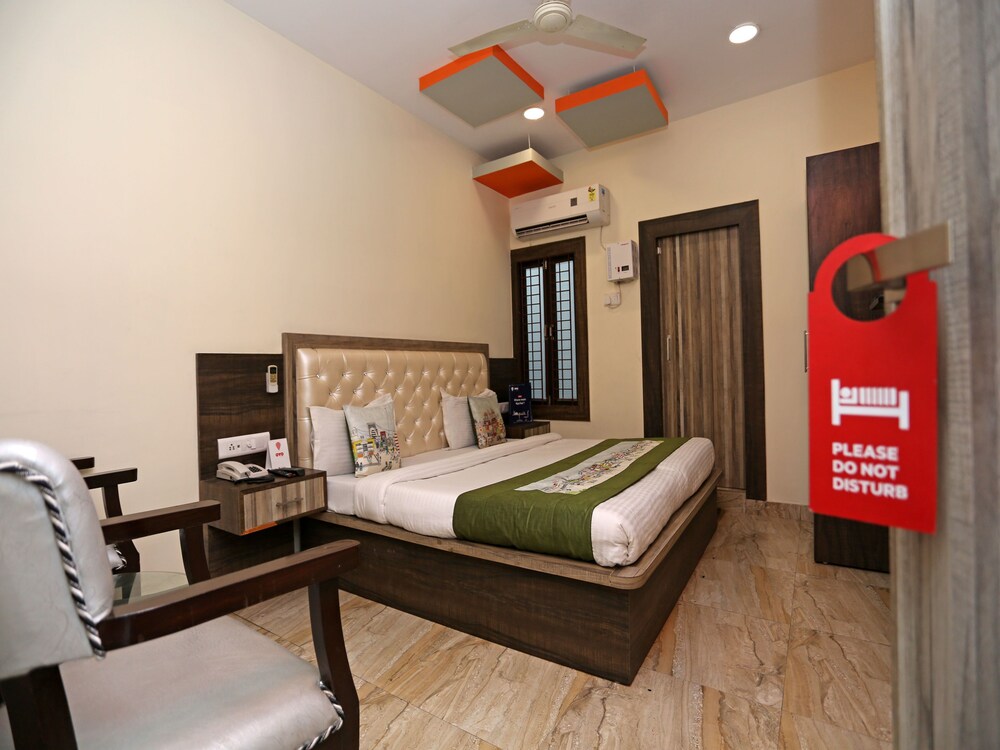 Oyo 4511 Hotel Nagpal Guestroom