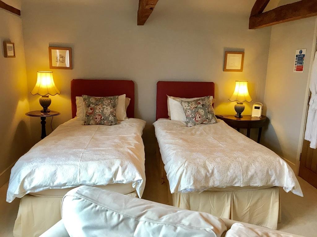Home Barn Bed And Breakfast 