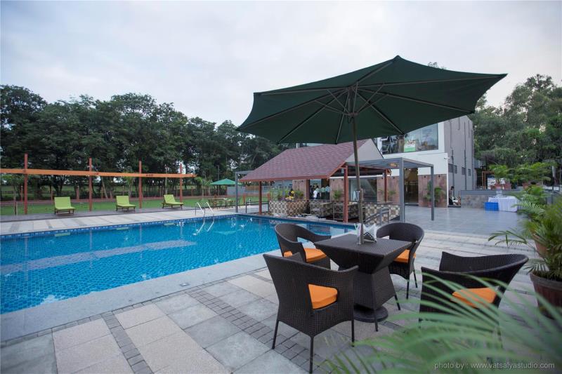 Vits Shalimar Hotel (ویتس شالیمار هتل) 