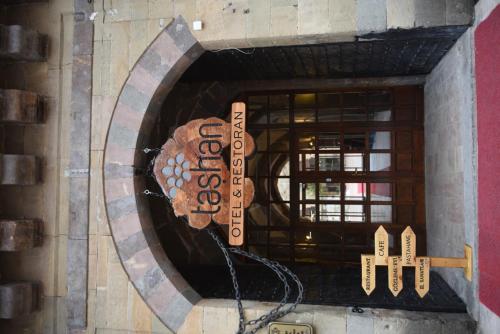 Merzifon Tarihi Taşhan Hotel (مرزیفون تاریهی تاşهان هتل) 