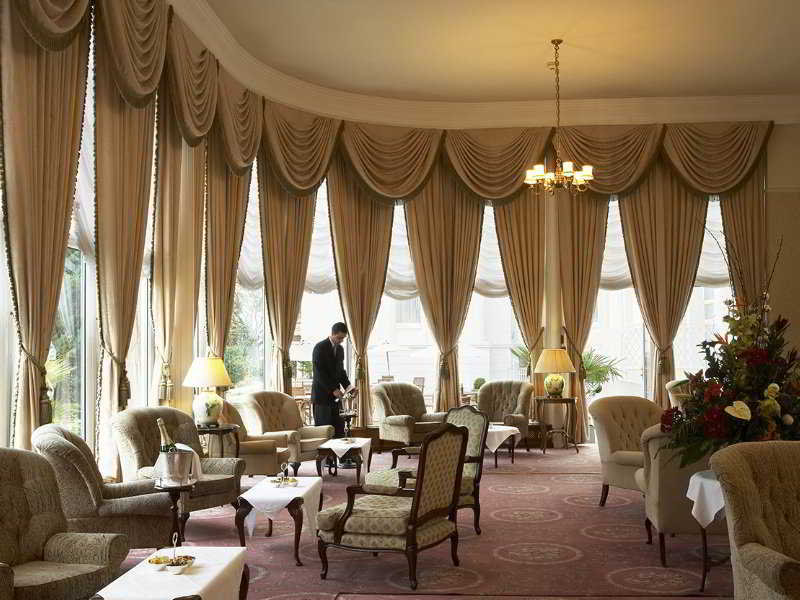 The Grand Hotel Eastbourne ( گرند هتل ایستبورن) Lobby