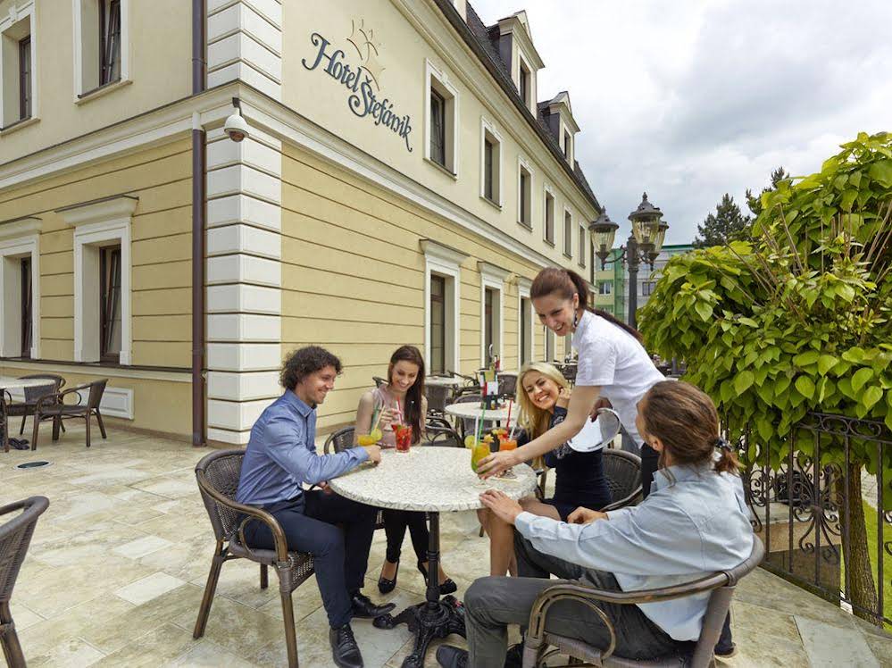 Hotel Stefanik (هتل استفانیك) 