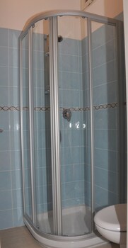 Hotel Morri Bathroom Shower