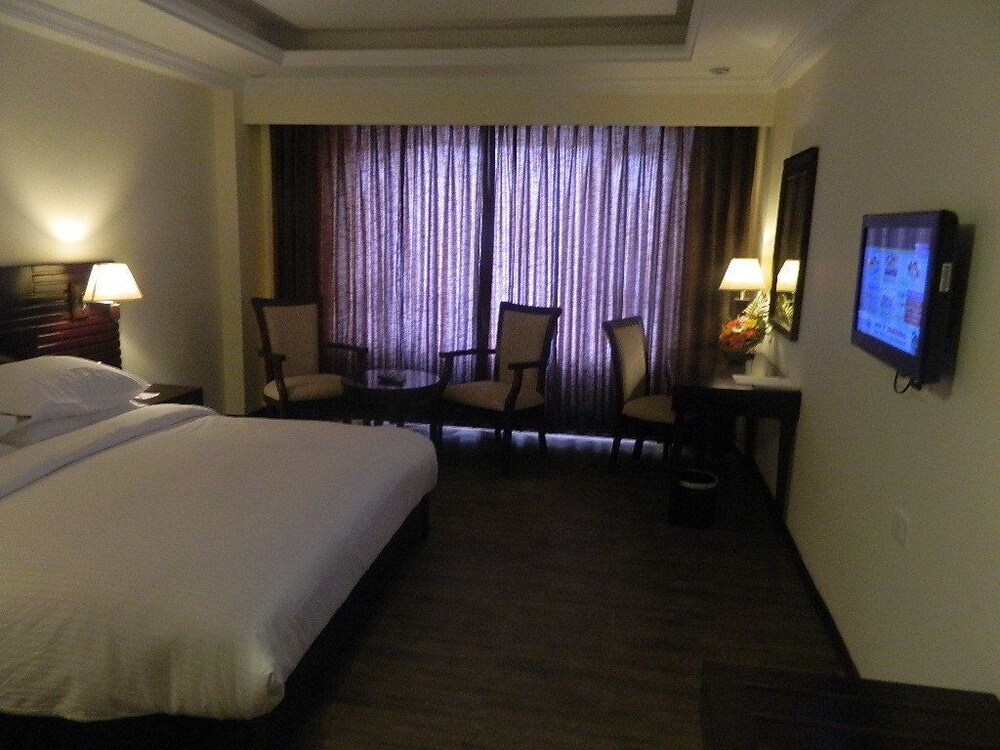 Keshav Clarks Inn Guestroom