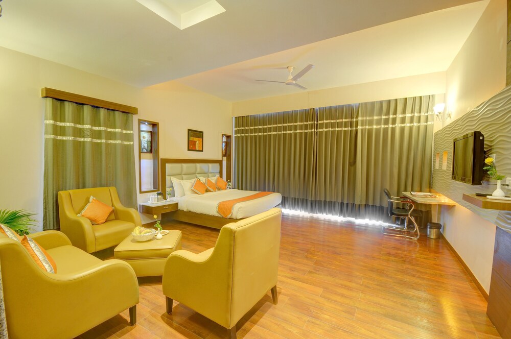 Hotel Chirag Guestroom