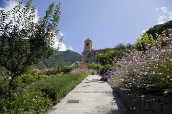 Hotel Ravesi Exterior