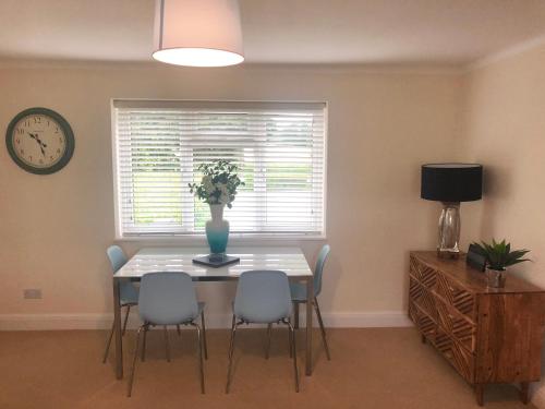 Quarters Living Upper Flat 