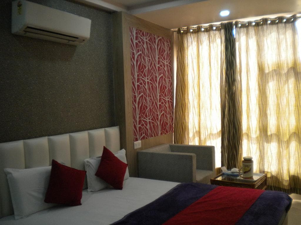 Hotel Aamantran Avenue 