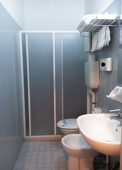 Hotel Morri Bathroom