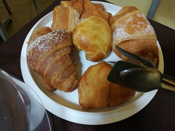Garden Inn Breakfast buffet