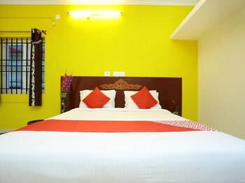 Oyo 13087 Subam Hill Resort Guestroom