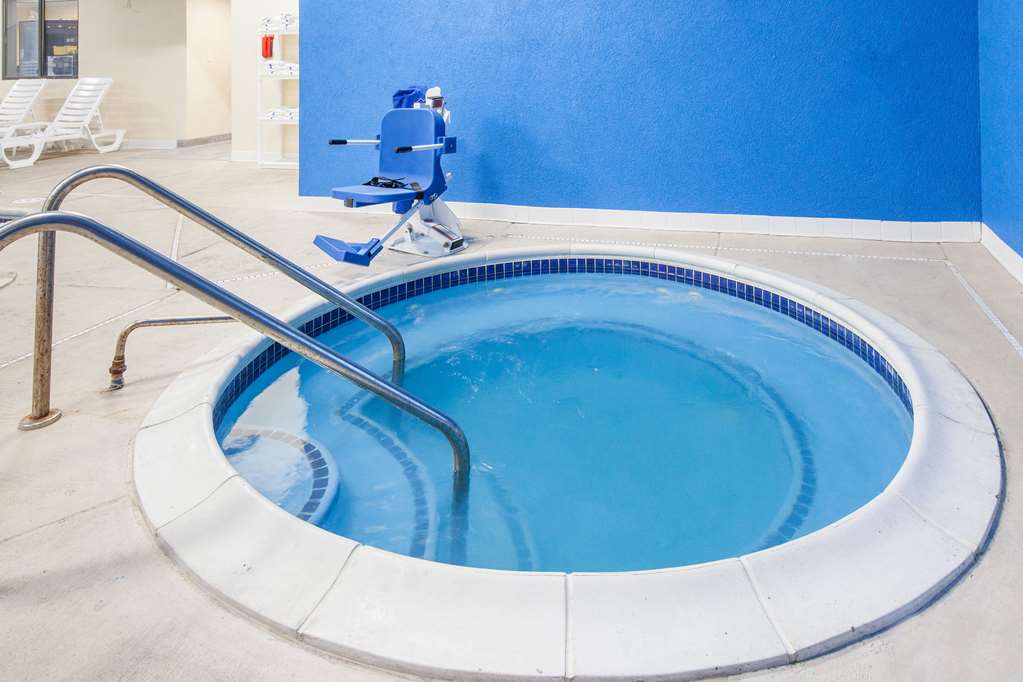Days Inn by Wyndham Miami - photo 4