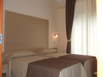 Hotel Ede Guestroom