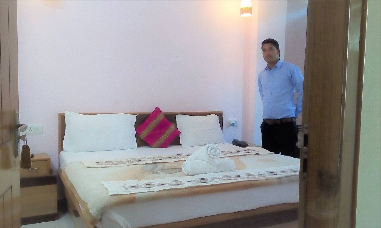 Hotel Ganesha Inn 