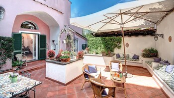 Villa Romano Terrace/Patio