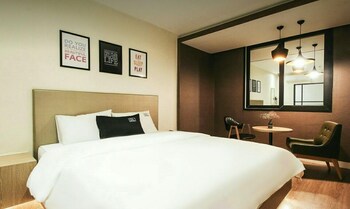 The Hotel Changwon Guestroom