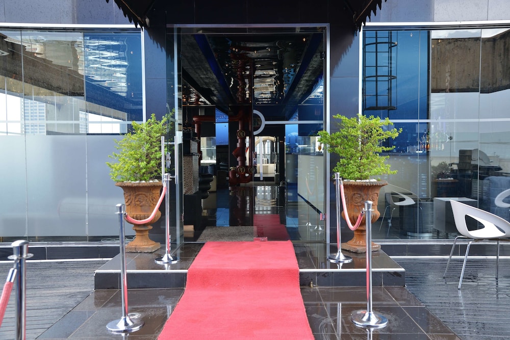 Reef Hotel