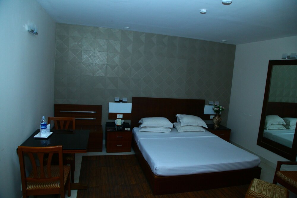 Nila Palace Kollam Guestroom