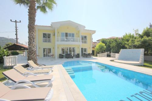 Villa Hollywood 