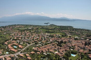 Barchi Resort Lake