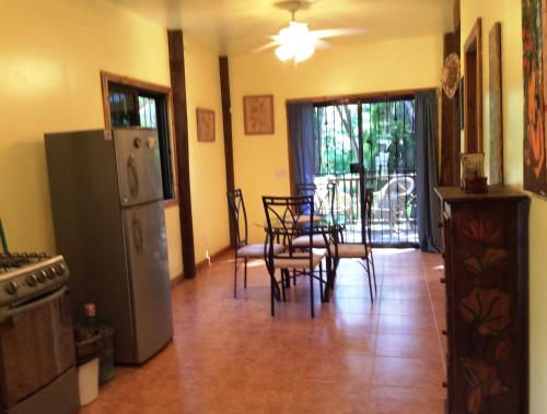 Tortuga Bahia. Lower (تورتوگا باهیا. لوور) 