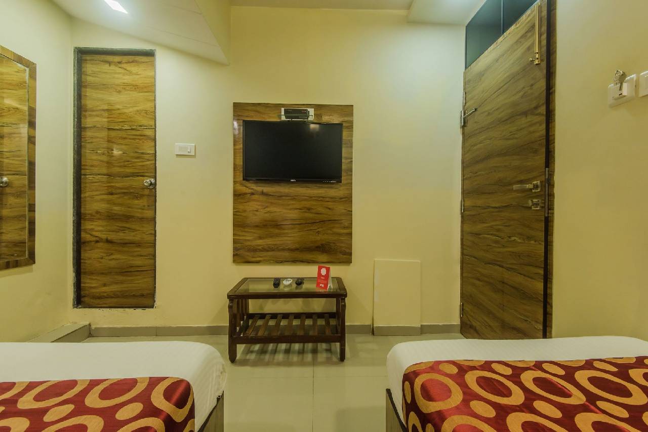 Oyo 9983 Hotel Golden Park 