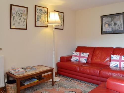 Cruck Cottage 