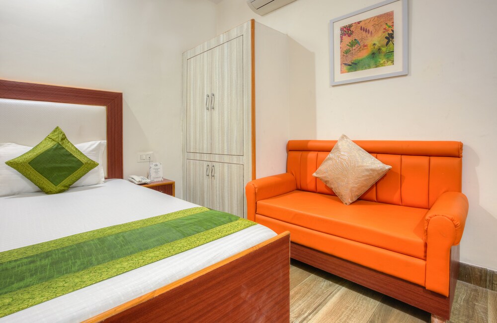 Treebo The Lily Guestroom