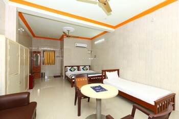 Oyo 7747 Ss Residency Guestroom